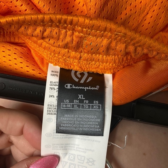 Kids orange basketball shorts, size XL. 2 pockets and drawstring. - Picture 3 of 5